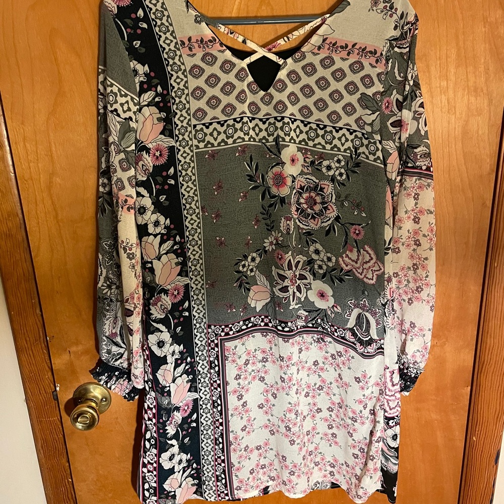 Dress - Picture 2 of 5
